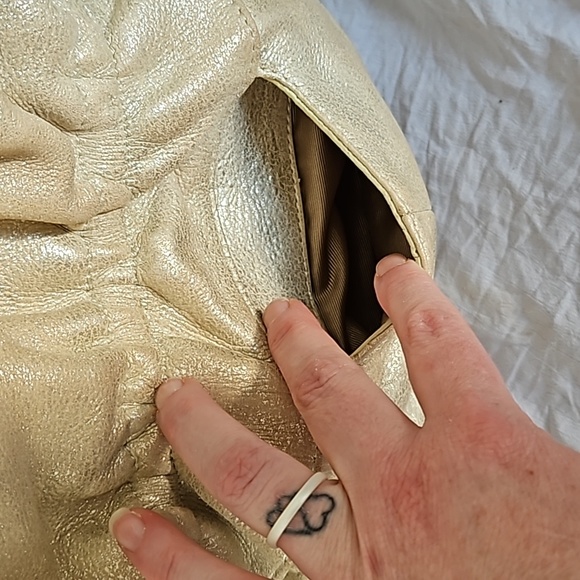 HOBO International Caliber in pearled silver metallic leather - Picture 12 of 16